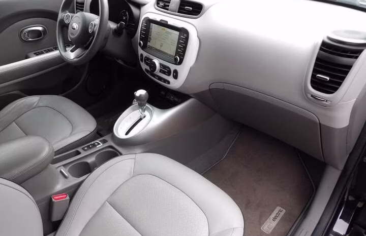
								2016 Kia Soul EV full									