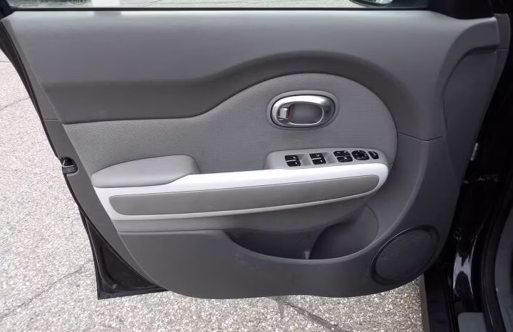 
								2016 Kia Soul EV full									