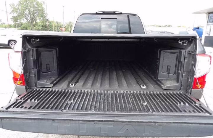 
								2016 Nissan Titan XD full									