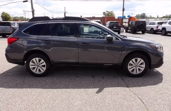 
								2018 Subaru Outback full									