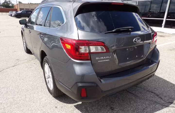 
								2018 Subaru Outback full									