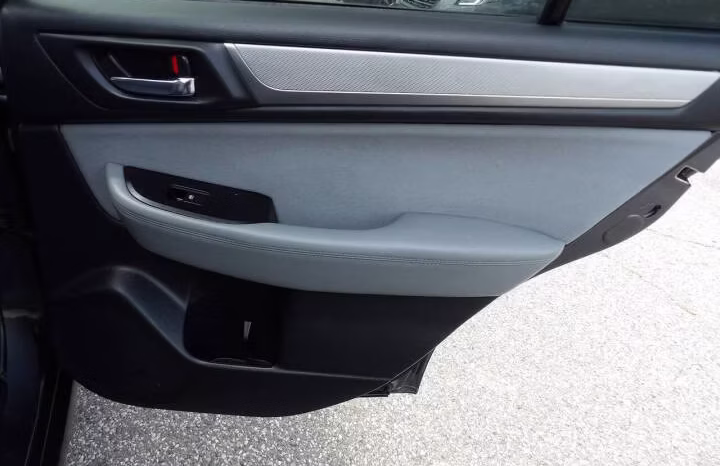 
								2018 Subaru Outback full									