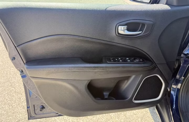 
								2019 Jeep Compass full									