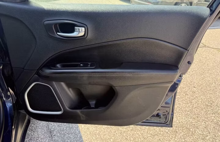 
								2019 Jeep Compass full									