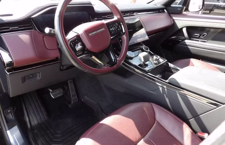 
								2023 Land Rover Range Rover Sport full									
