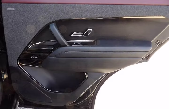 
								2023 Land Rover Range Rover Sport full									
